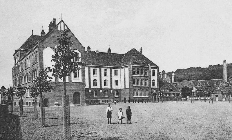 Datei:Mädchen-Volksschule Nordhausen.jpg