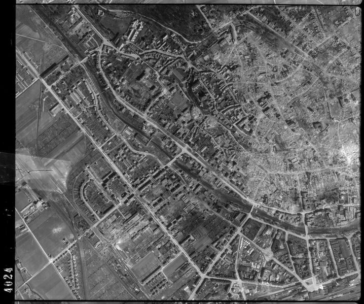 Datei:Luftbild Nordhausen - Zentrum - April 1945 - 1945138 4024.jpg