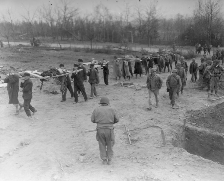 Datei:Ehenfriedhof Nordhausen 1945 Gräber 2.png