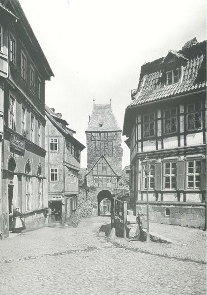 Datei:Barfüßertor Nordhausen 1870.jpg