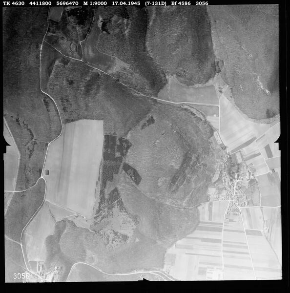 Datei:Luftbild Wernrode 17 April 1945 194586 3056 pan.jpg