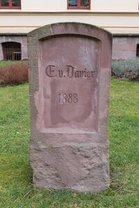 Denkmal zur Grundsteinlegung der heutigen L1039