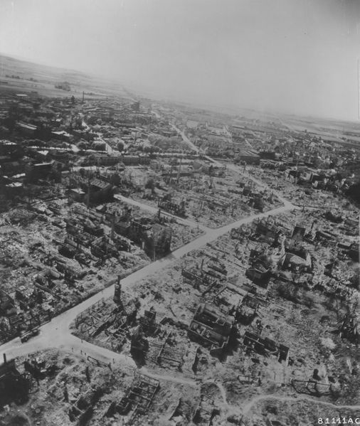 Datei:Luftangriff Nordhausen 1945 Luftbild.jpg